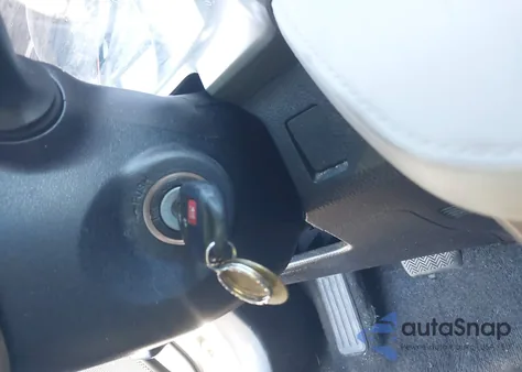 2013 Toyota Rav4 Le z USA, uszkodzony, nr VIN JTMBFREV3DD018975